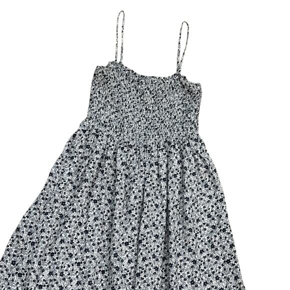 & Other Stories Smocked Strappy Maxi Dress in Ditsy Floral Print - Picture 2 of 8